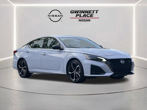 Used 2024 Nissan Altima 2.5 SR image 25