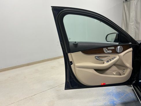 Used 2021 Mercedes-Benz C 300 4MATIC Sedan image 21