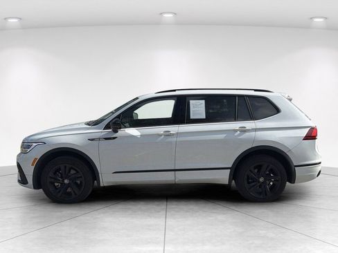 Used 2024 Volkswagen Tiguan SE R-Line AWD/4WD image 7