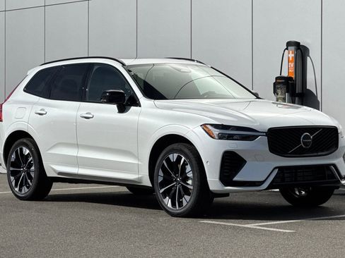 New 2026 Volvo XC60 T8 Plus w/ Protection Package Premier image 7