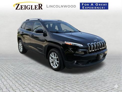 Used 2015 Jeep Cherokee Latitude w/ Cold Weather Group AWD/4WD image 2