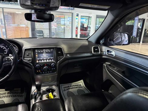 Used 2017 Jeep Grand Cherokee Altitude AWD/4WD image 26