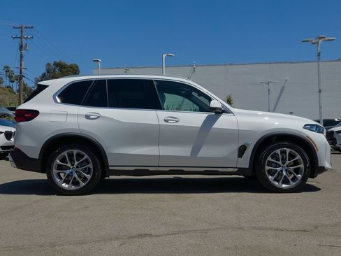 New 2026 BMW X5 sDrive40i w/ Parking Assistance Package RWD image 3