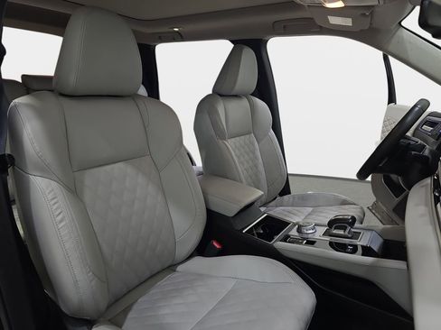 Used 2024 Mitsubishi Outlander SEL image 12