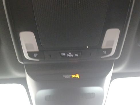 Certified 2025 Honda HR-V Sport image 21