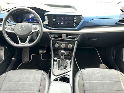Used 2023 Volkswagen Taos SE w/ Panoramic Sunroof Package FWD image 21