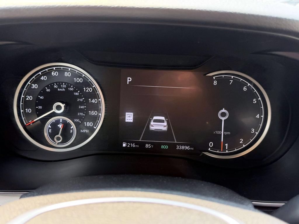 Certified 2025 Genesis G70 2.5T AWD/4WD image 25
