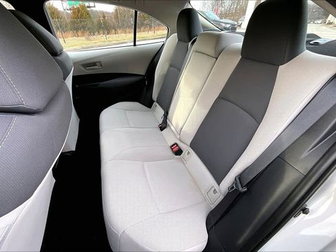 Used 2022 Toyota Corolla LE image 19