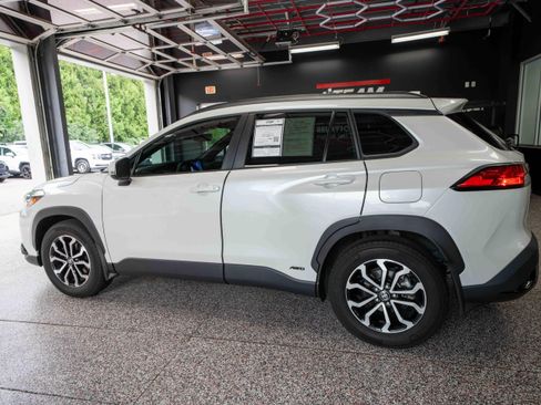 Used 2024 Toyota Corolla Cross AWD Hybrid image 2