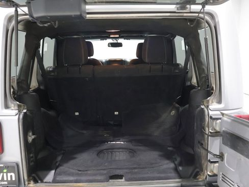 Used 2015 Jeep Wrangler Unlimited Sahara w/ Trailer Tow Group AWD/4WD image 4