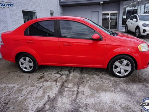 Used 2011 Chevrolet Aveo LT image 6
