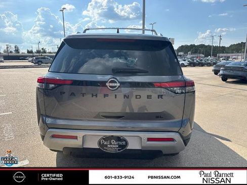 Certified 2025 Nissan Pathfinder SL w/ Black Appearance Package FWD image 13