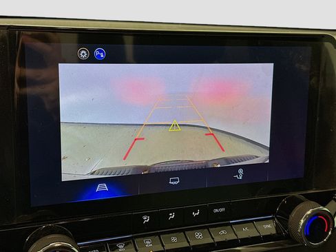 Used 2025 Chevrolet Colorado Trail Boss image 23