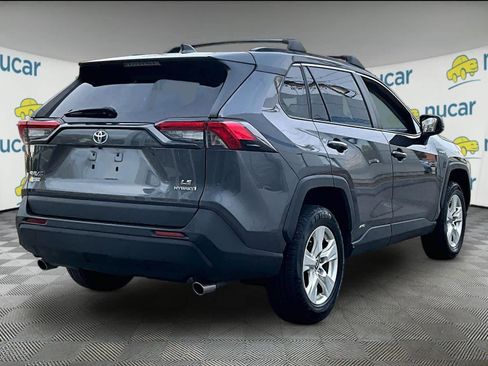 Used 2021 Toyota RAV4 LE image 6
