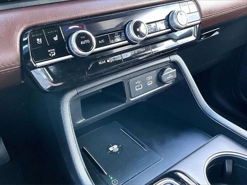 Used 2025 Honda Pilot Elite image 23