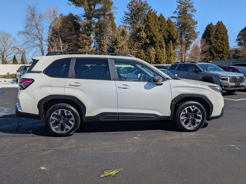 Used 2025 Subaru Forester Premium image 3