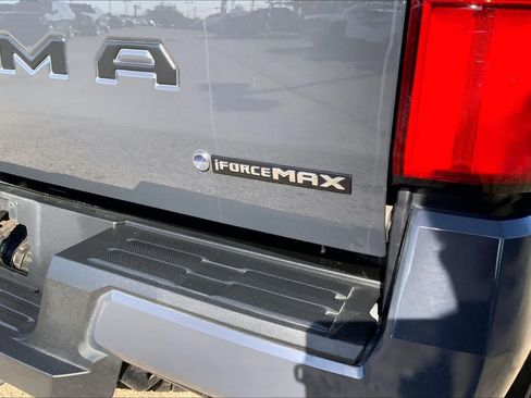 Used 2024 Toyota Tacoma TRD Off-Road AWD/4WD image 10