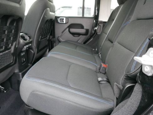 Used 2021 Jeep Wrangler Unlimited Rubicon 4xe w/ Cold Weather Group AWD/4WD image 11
