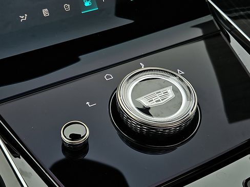 Certified 2026 Cadillac Escalade ESV Sport w/ LPO, ONYX Package image 25