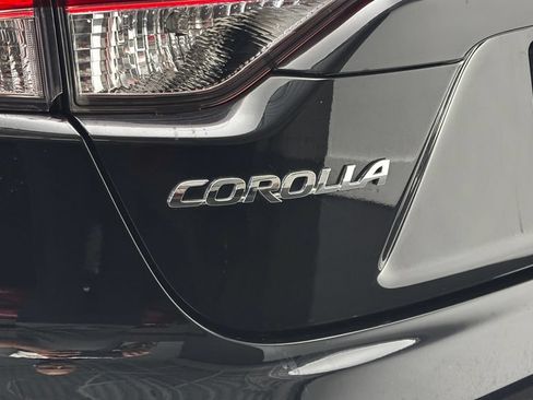 Used 2024 Toyota Corolla LE w/ LE Convenience Package FWD image 7