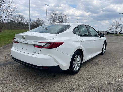 Used 2025 Toyota Camry LE FWD image 3