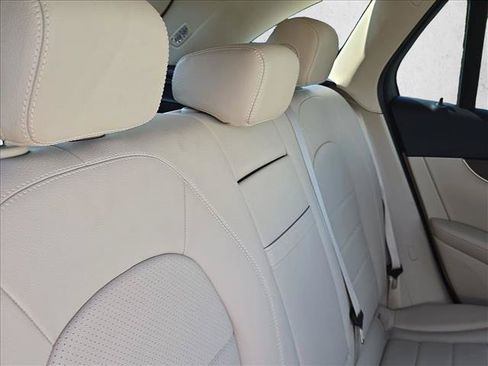 Used 2022 Mercedes-Benz GLC 300 4MATIC w/ Multimedia Package Lite image 23