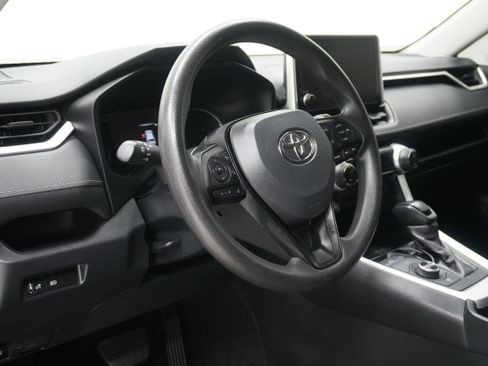 Used 2024 Toyota RAV4 XLE AWD/4WD image 8