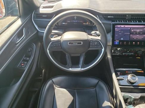 Used 2025 Jeep Grand Cherokee L Limited w/ Luxury Tech Group II AWD/4WD image 19