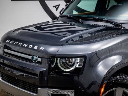 Used 2023 Land Rover Defender 130 First Edition AWD/4WD image 18