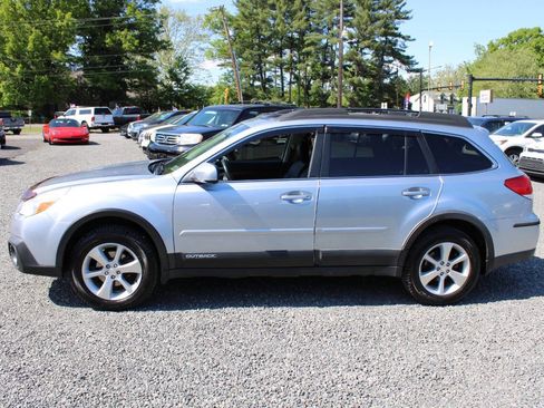 Used 2013 Subaru Outback 2.5i Limited AWD/4WD image 10