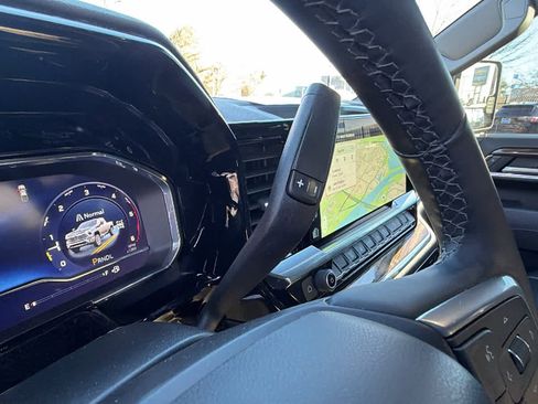 Certified 2025 Chevrolet Silverado 2500 LT w/ Convenience Package image 12