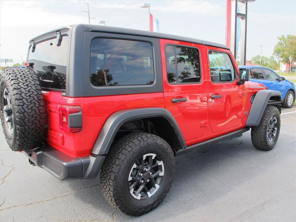 Used 2026 Jeep Wrangler Unlimited Rubicon AWD/4WD image 3