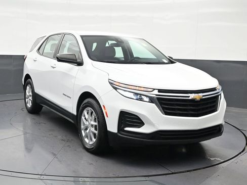 Used 2022 Chevrolet Equinox LS FWD image 8
