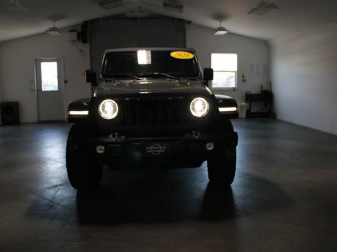 Used 2025 Jeep Wrangler Unlimited Rubicon 4xe w/ Convenience Group AWD/4WD image 53