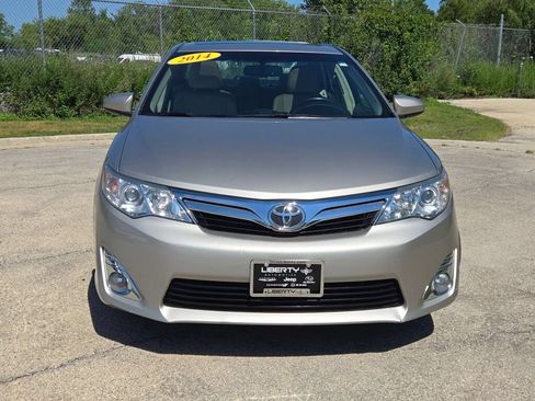 Used 2014 Toyota Camry XLE w/ Leather Package FWD image 6