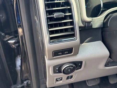 Used 2018 Ford F150 Lariat w/ Equipment Group 502A Luxury AWD/4WD image 18