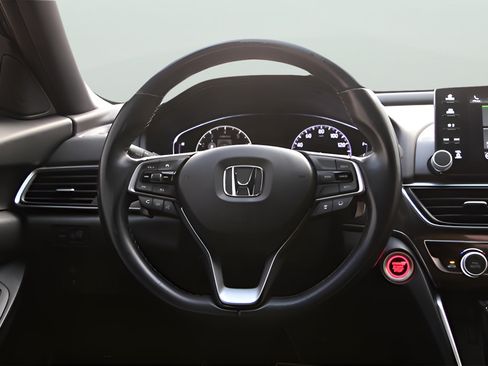 Used 2018 Honda Accord Sport image 12