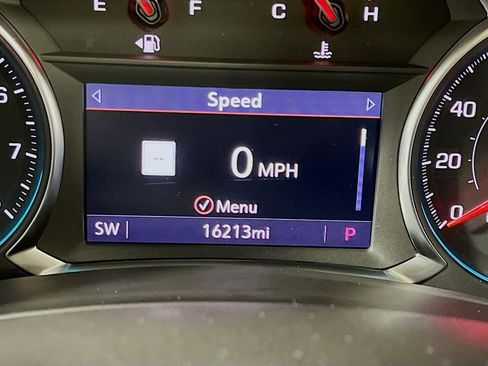 Used 2023 Chevrolet Equinox RS w/ RS Leather Package image 12