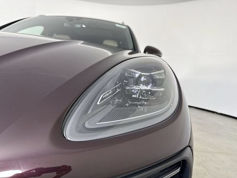 Certified 2026 Porsche Macan AWD/4WD image 11