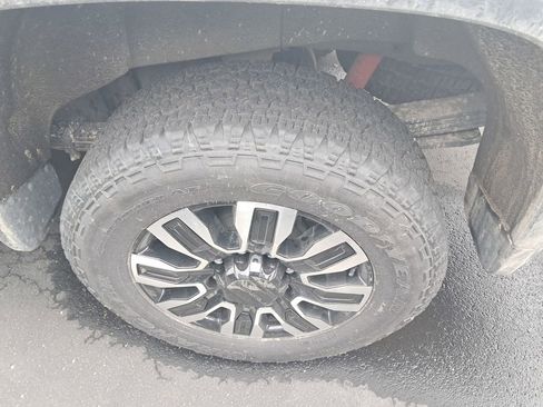 Used 2024 Chevrolet Silverado 2500 LTZ w/ LTZ Premium Package image 9