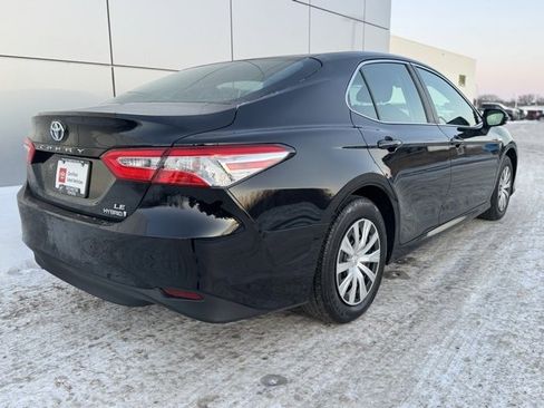 Certified 2018 Toyota Camry LE image 35