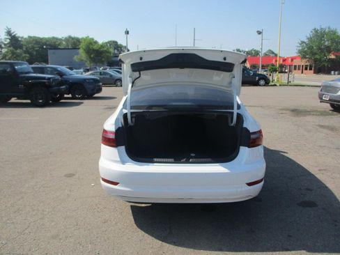 Used 2019 Volkswagen Jetta SE image 6