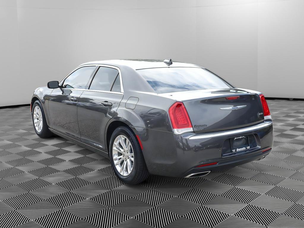 Used 2021 Chrysler 300 Touring L RWD image 6