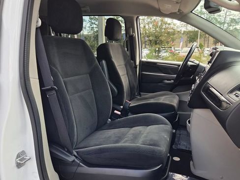 Used 2016 Dodge Grand Caravan SE w/ Quick Order Package 29E SE FWD image 19