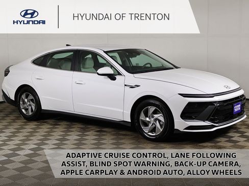 Certified 2025 Hyundai Sonata SE image 1