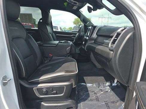 Used 2025 RAM 1500 Laramie AWD/4WD image 34