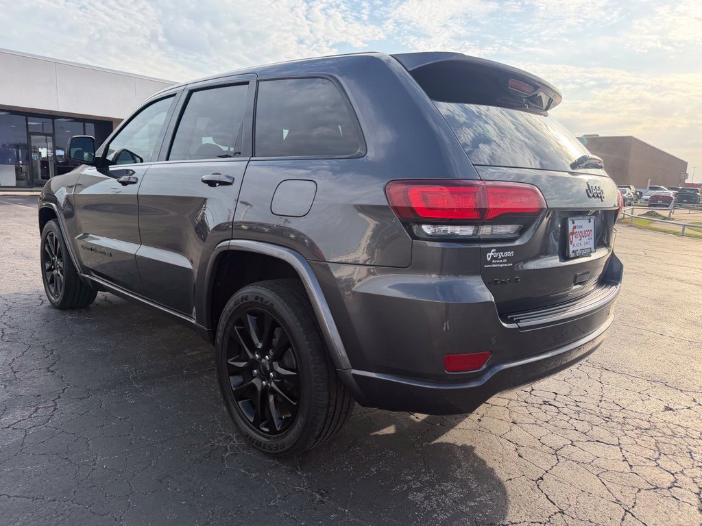 Used 2019 Jeep Grand Cherokee Altitude AWD/4WD image 13