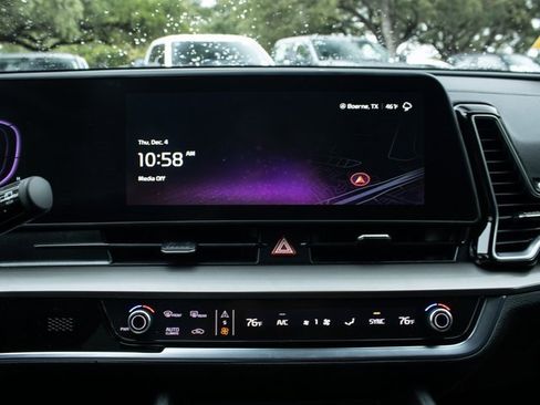 Used 2024 Kia Sportage EX image 13