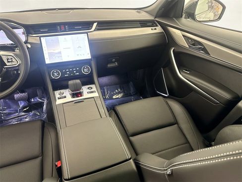 New 2025 Jaguar F-PACE R-Dynamic S image 23