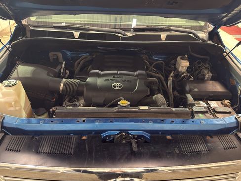 Used 2017 Toyota Tundra SR5 w/ SR5 Upgrade Package image 30